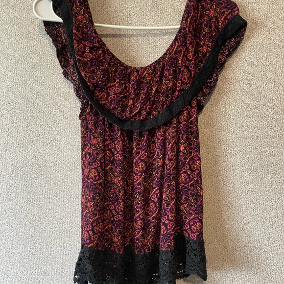 Mossimo Supply Co Red Ruffled Bib Collar‎ Blouse - Picture 5 of 7